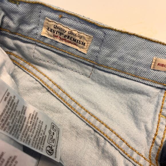 Levi’s Women’s Ribcage Ankle Straight Jeans Size 28 Light Wash Distressed - Picture 9 of 15